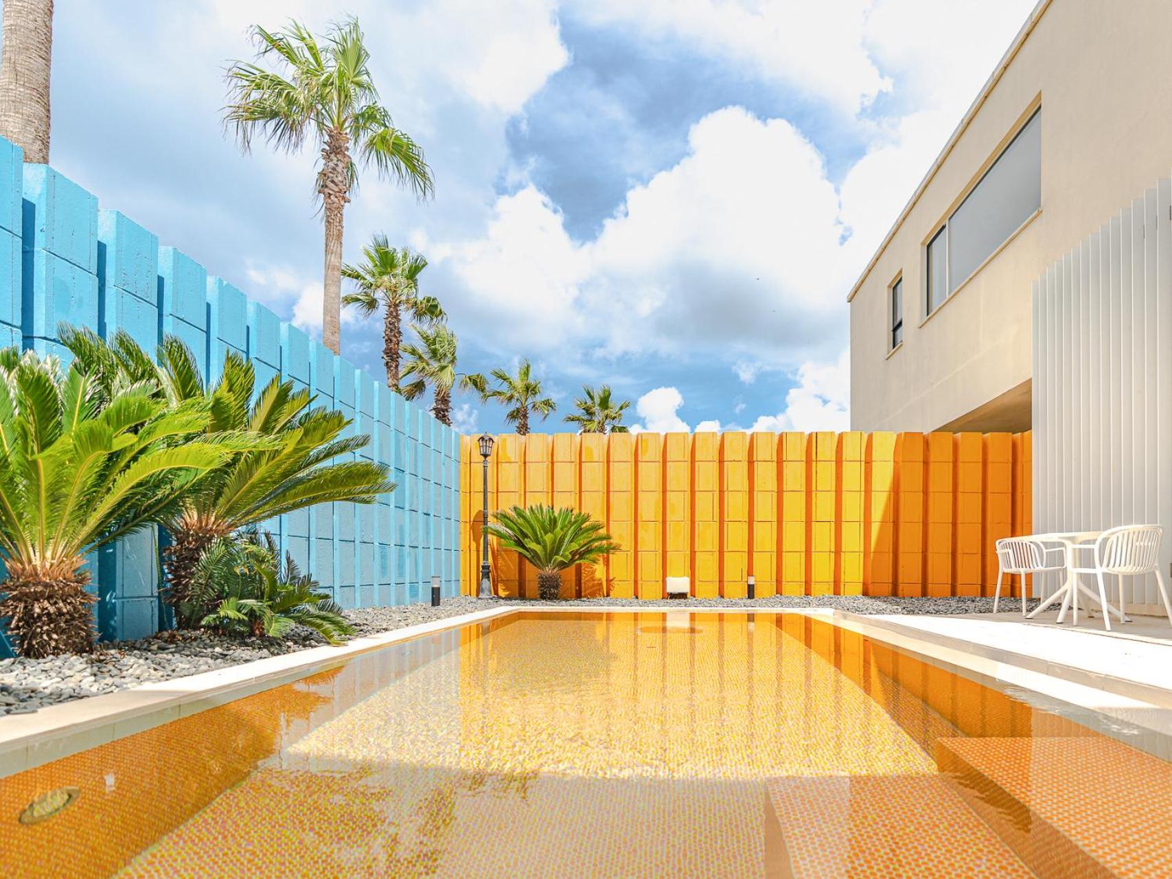 Boutique Pool Villa Namib Чеджудо Экстерьер фото